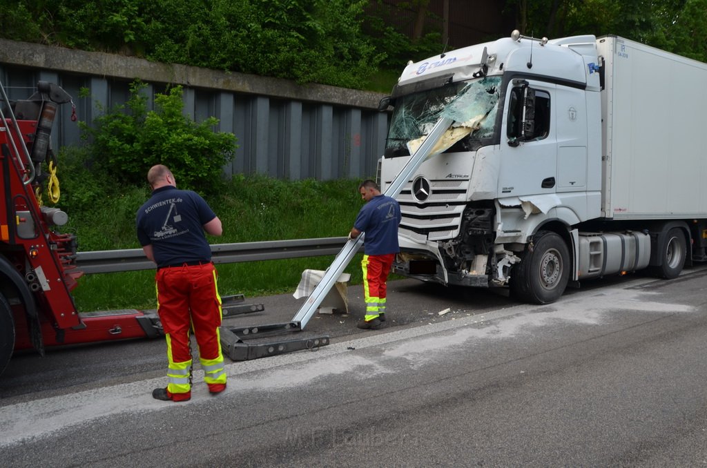 Wieder schwerer VU A 1 Rich Saarbruecken vorm AK Leverkusen P2423.JPG - Miklos Laubert